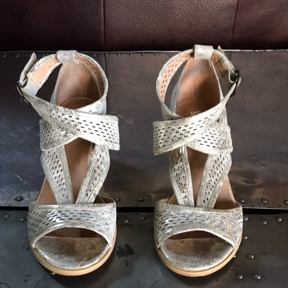 Silent D Gold Shimmer Leather Sandals 36